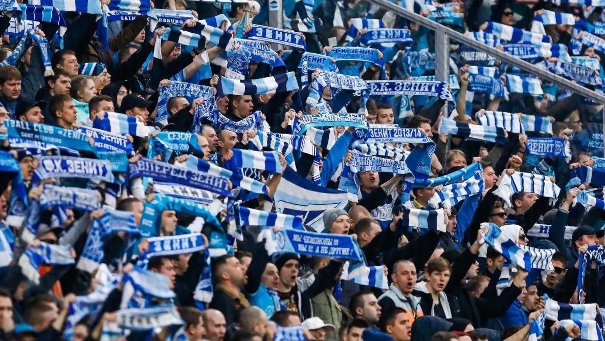 Болельщики Зенита на выездном матче в Казани